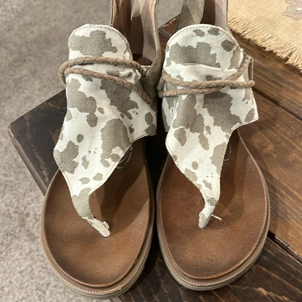 Womens sandals